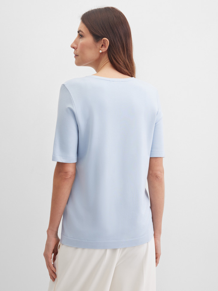 Футболка с декором