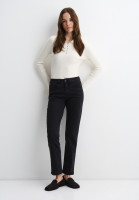 Джинсы зауженного кроя