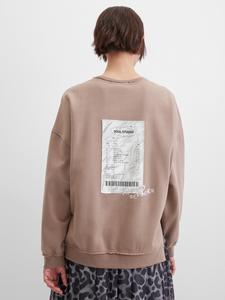 Свитшот свободного кроя