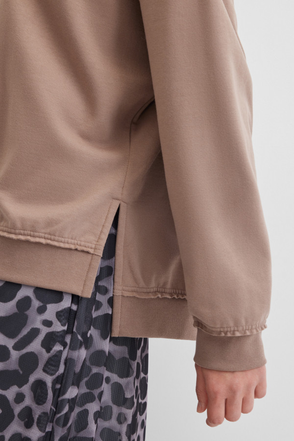 Свитшот свободного кроя