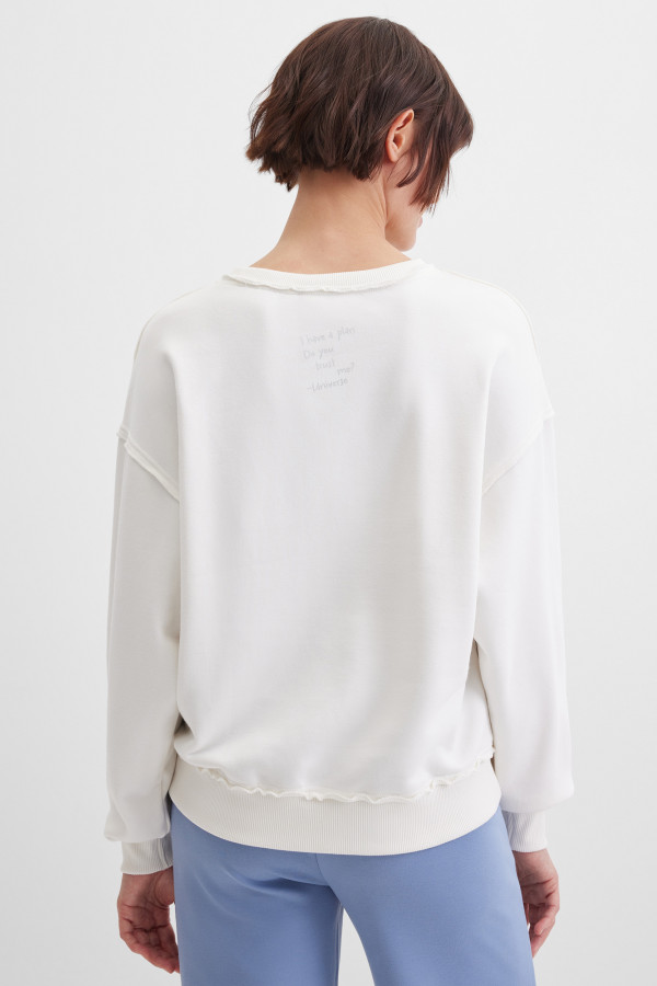 Свитшот свободного кроя