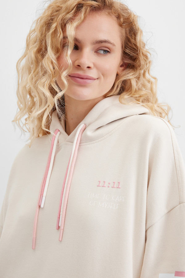 Свитшот-худи с капюшоном