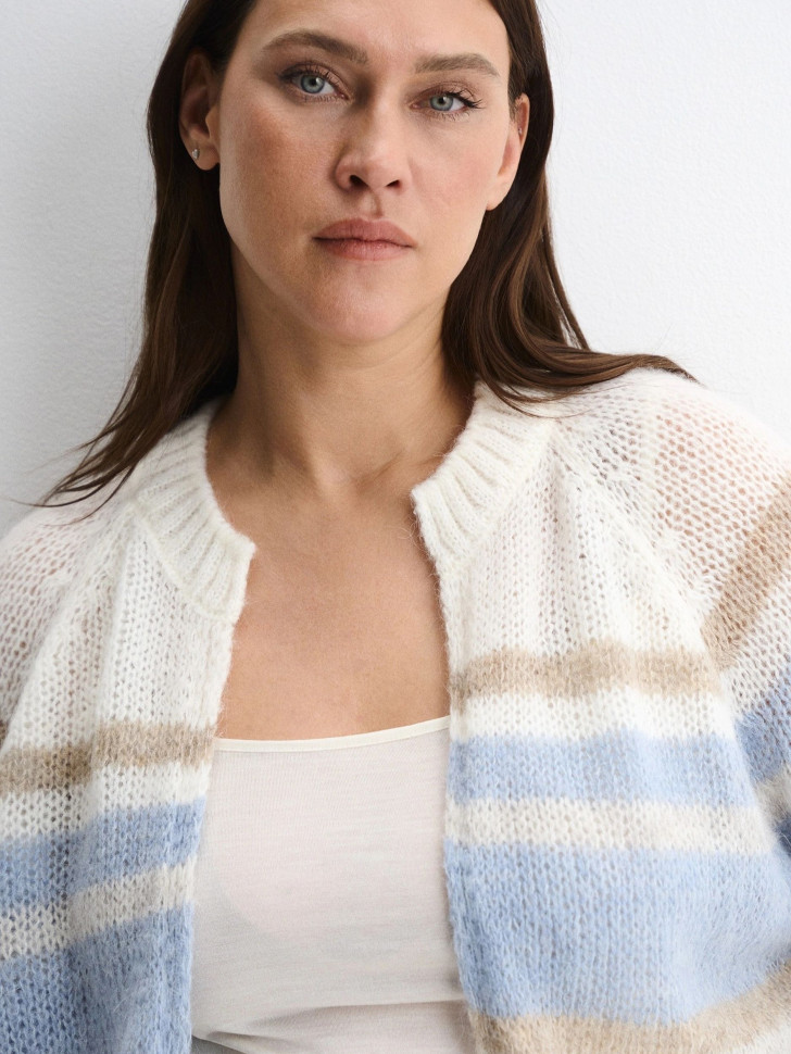 Кардиган вязаный