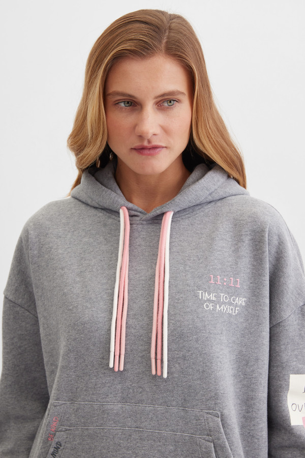 Свитшот-худи с капюшоном