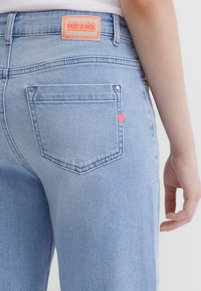 Джинсы прямого кроя