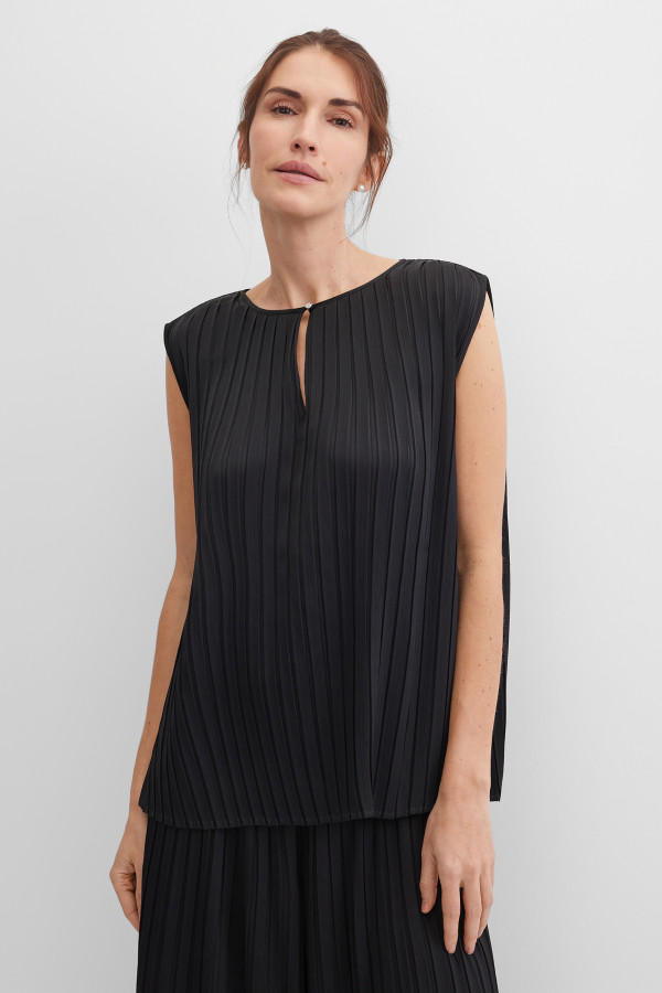 Топ из плиссированной ткани
