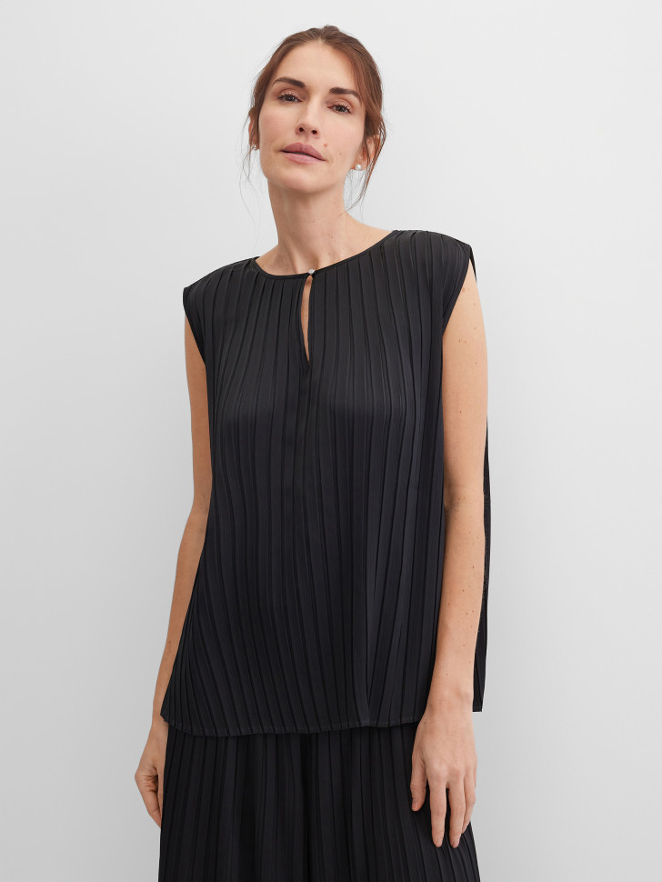 Топ из плиссированной ткани