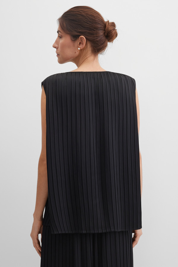 Топ из плиссированной ткани
