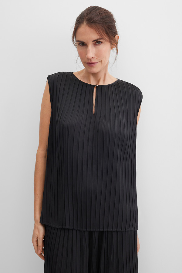 Топ из плиссированной ткани