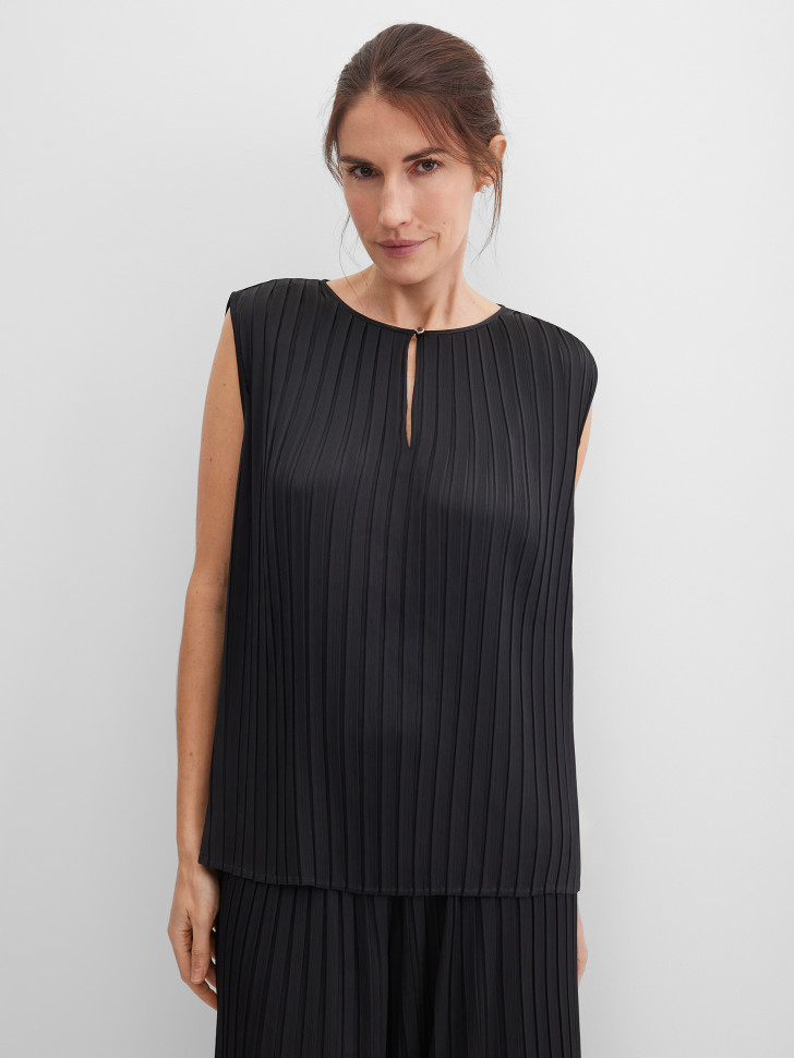 Топ из плиссированной ткани