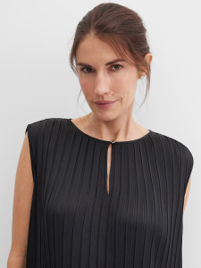 Топ из плиссированной ткани