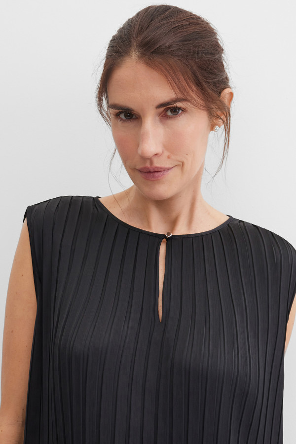 Топ из плиссированной ткани
