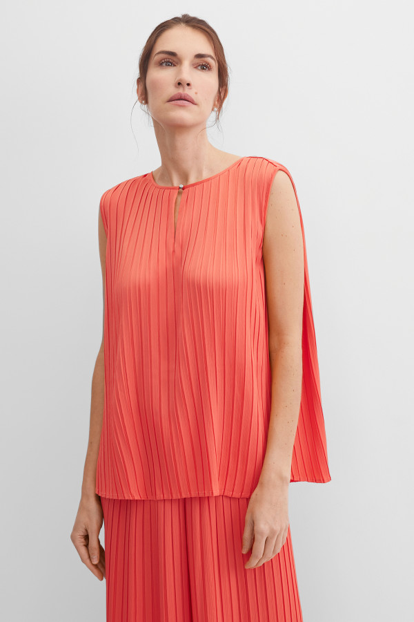 Топ из плиссированной ткани