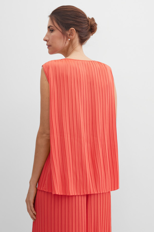 Топ из плиссированной ткани