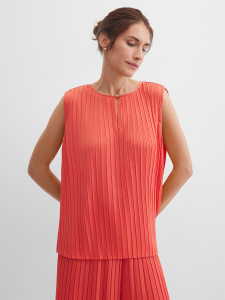 Топ из плиссированной ткани