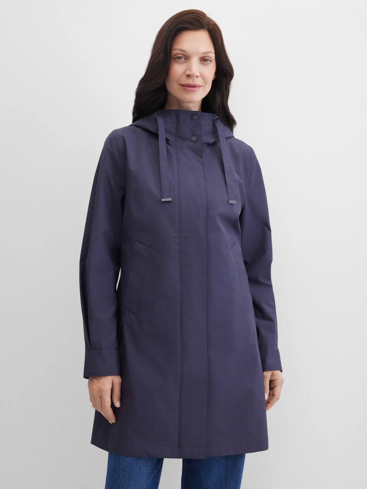 Плащ на молнии и кнопках