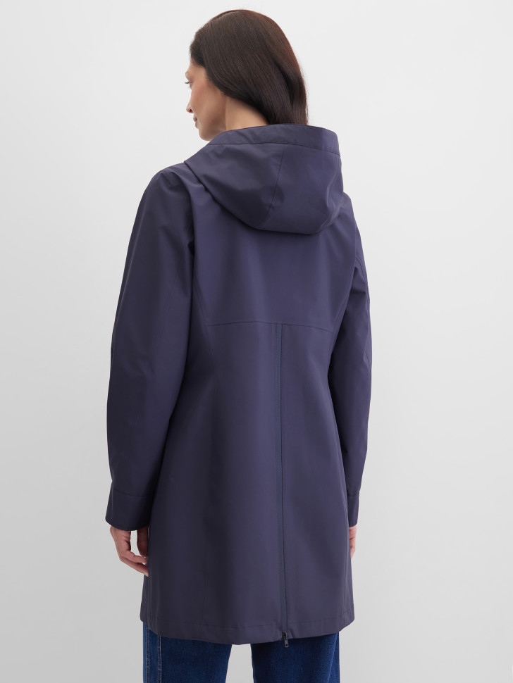 Плащ на молнии и кнопках