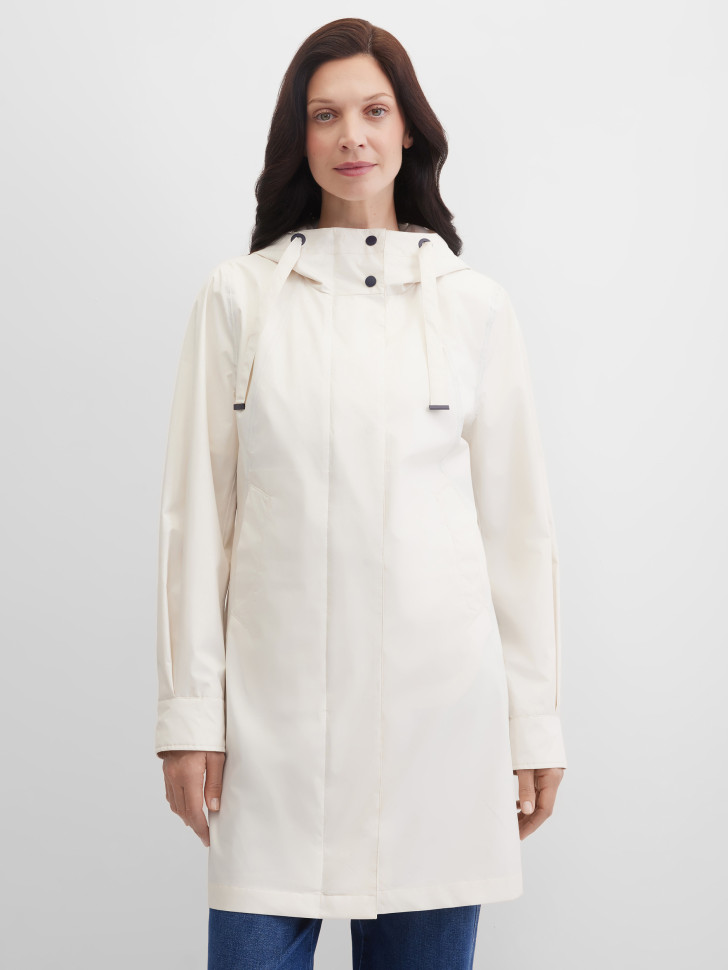 Плащ на молнии и кнопках