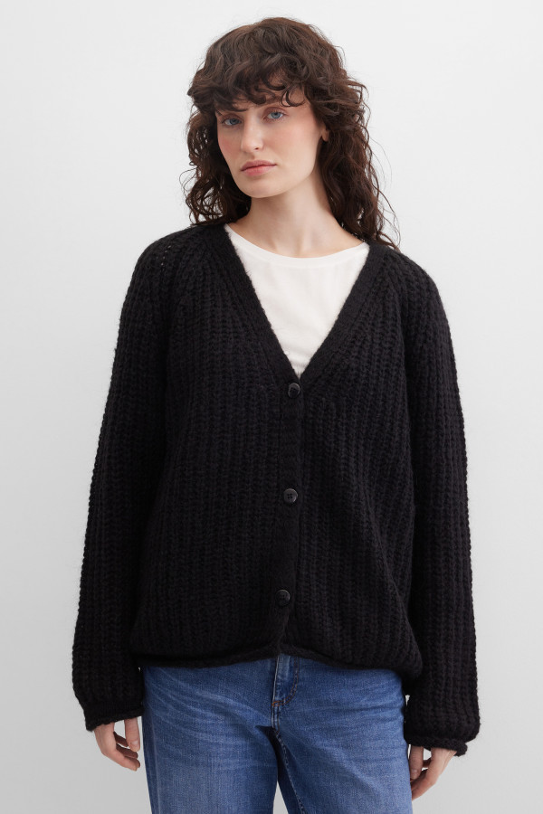 Кардиган вязаный