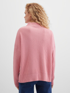 Свитер вязаный