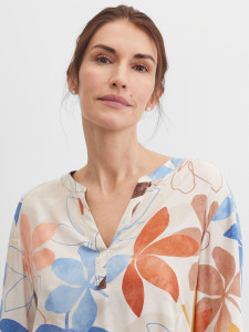 Блузка из вискозы