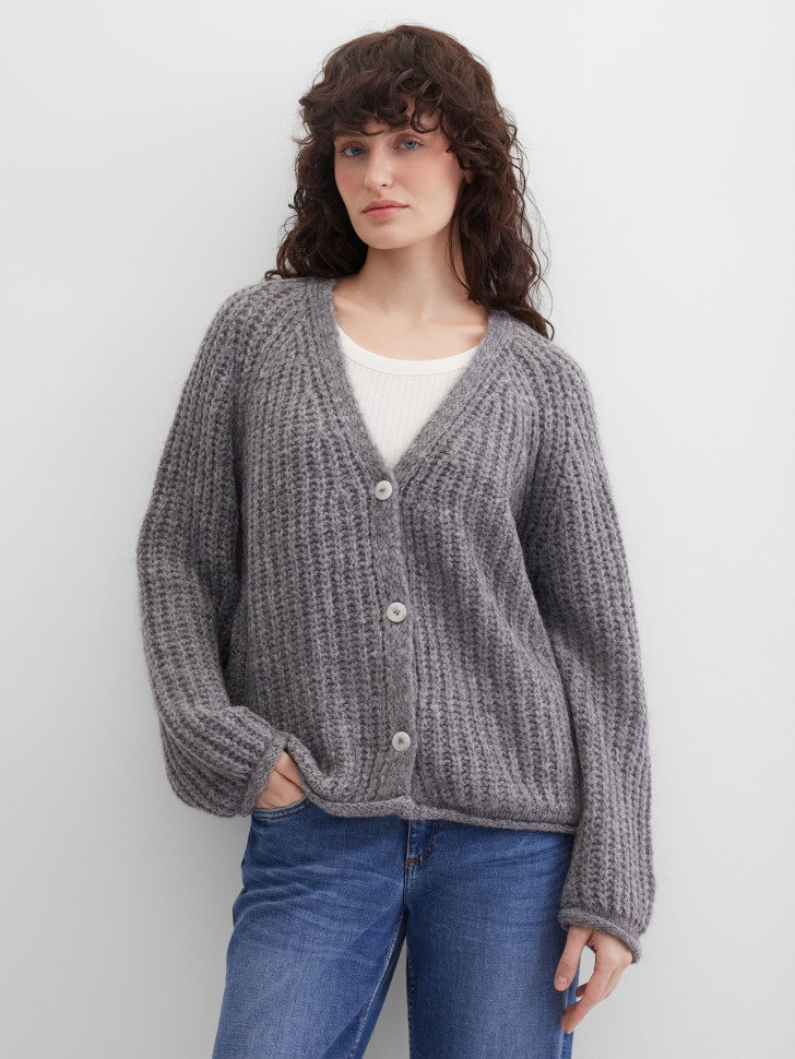 Кардиган вязаный