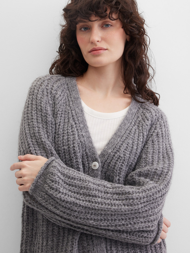 Кардиган вязаный