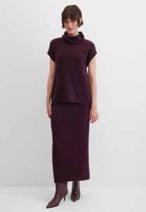 Жилет вязаный