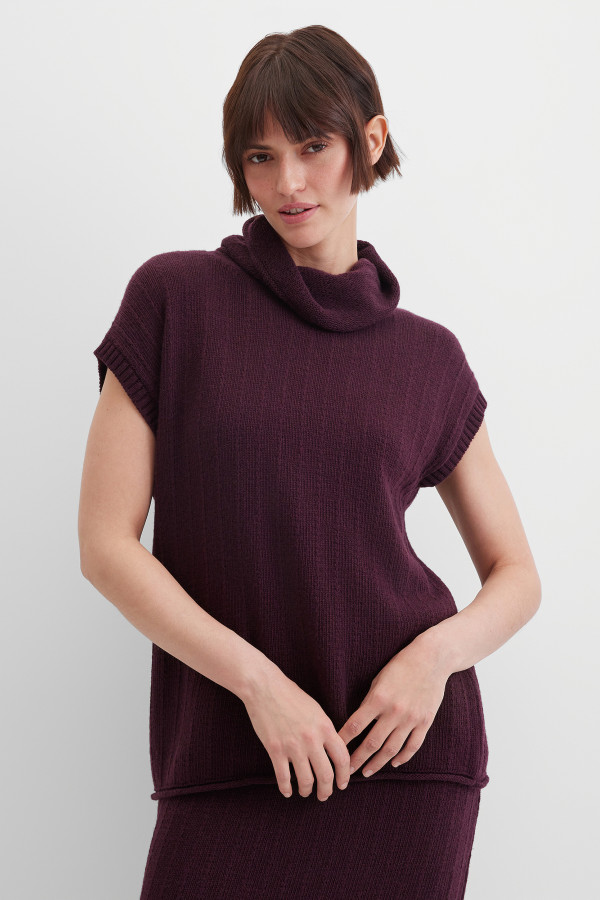 Жилет вязаный