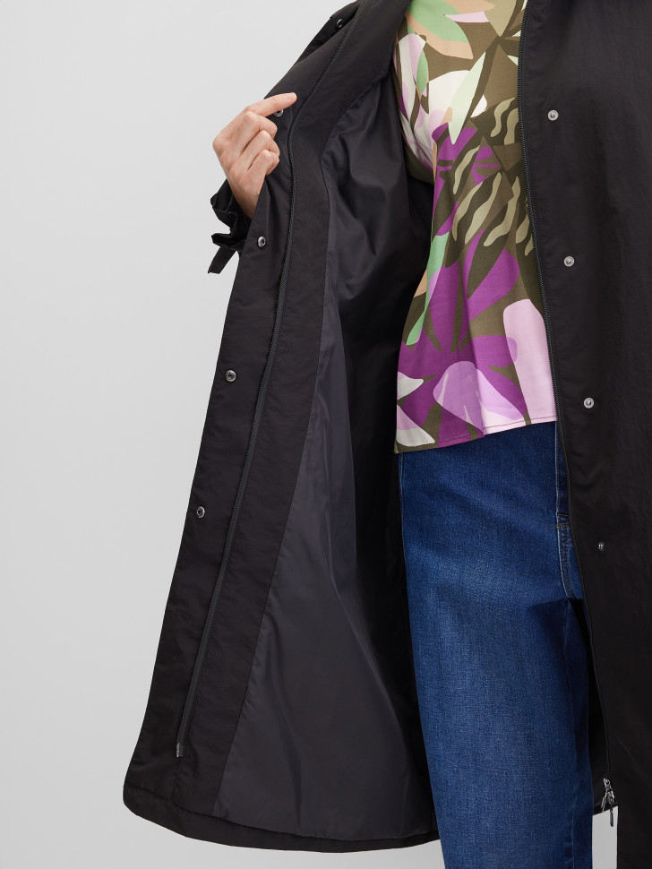 Плащ с поясом из жатой ткани на молнии