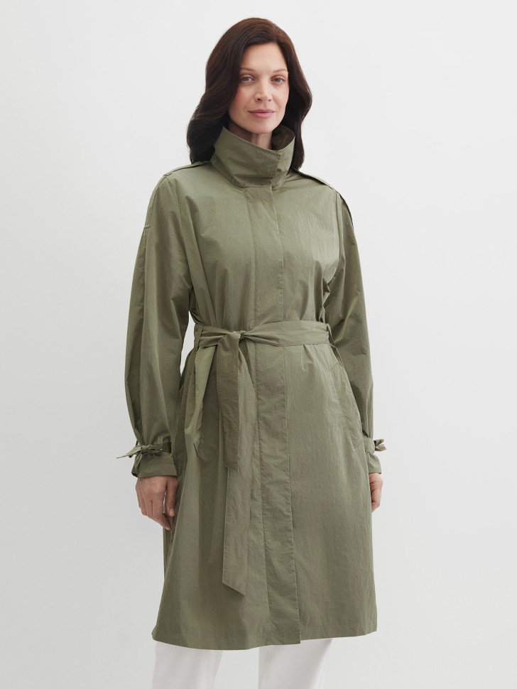 Плащ с поясом из жатой ткани на молнии