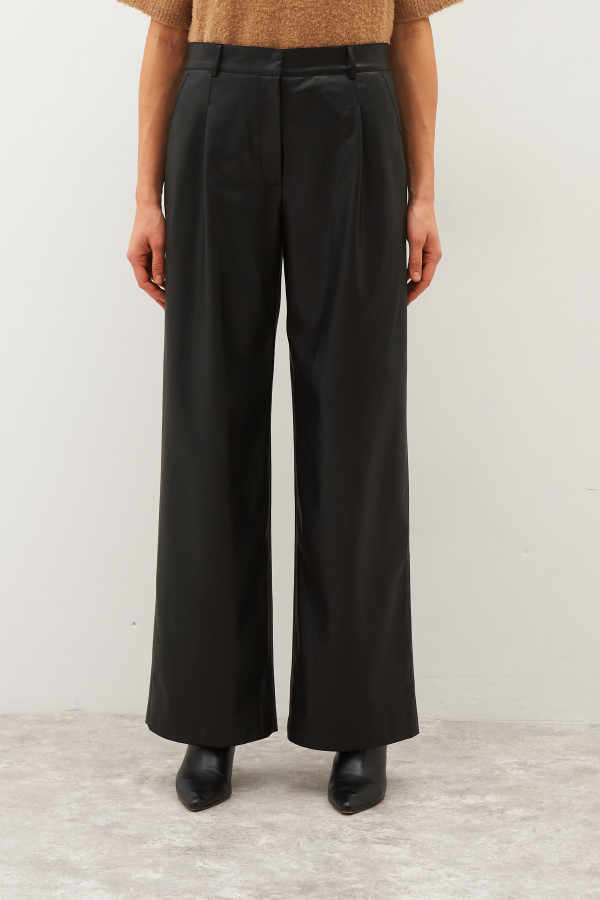 Брюки широкие из эко-кожи