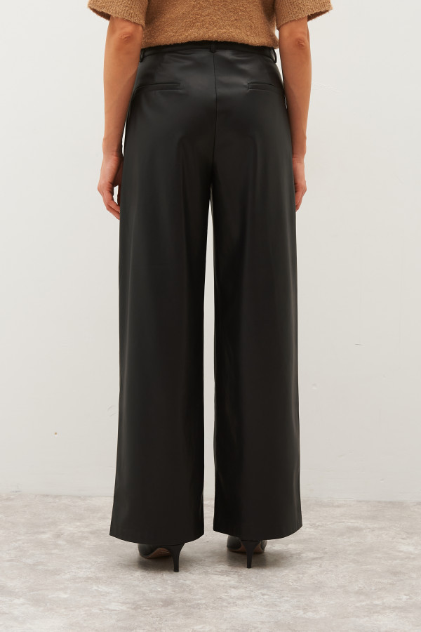 Брюки широкие из эко-кожи