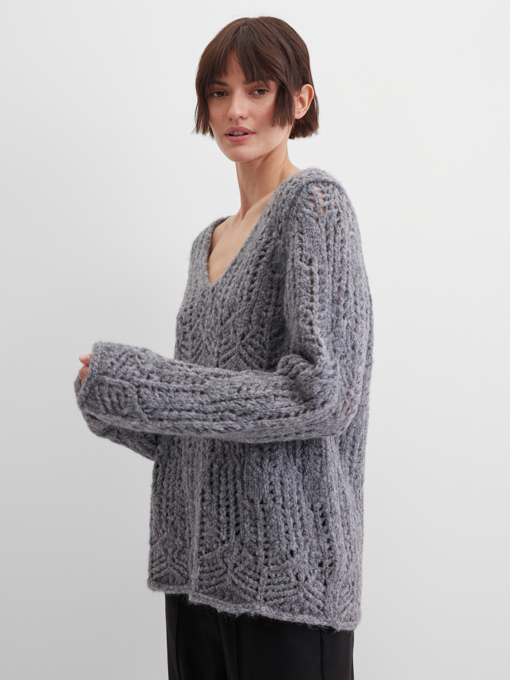 Пуловер фактурной вязки