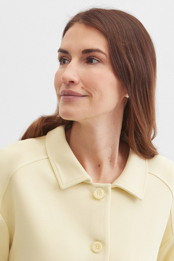 Жакет трикотажный с накладными карманами