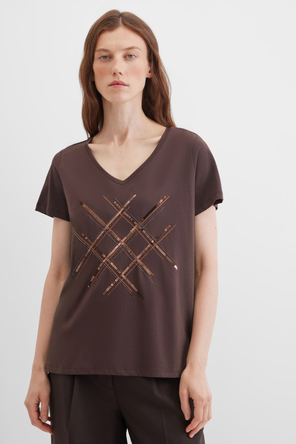 Футболка с узором из пайеток