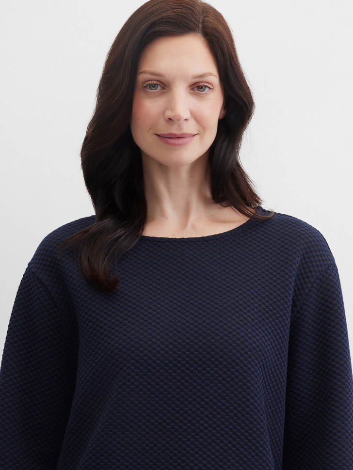 Свитшот из фактурного трикотажа