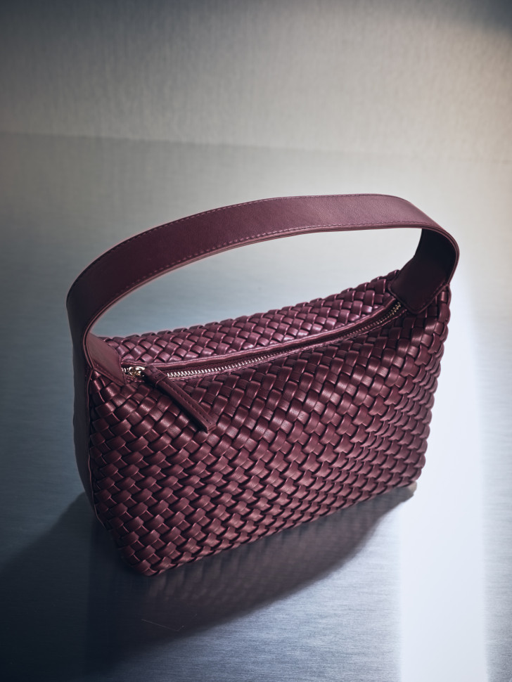 Сумка с плетением