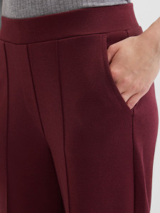 Брюки трикотажные с прошитыми стрелками