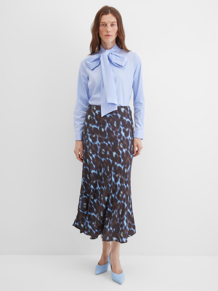 Блузка с бантом