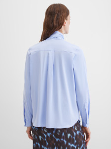 Блузка с бантом