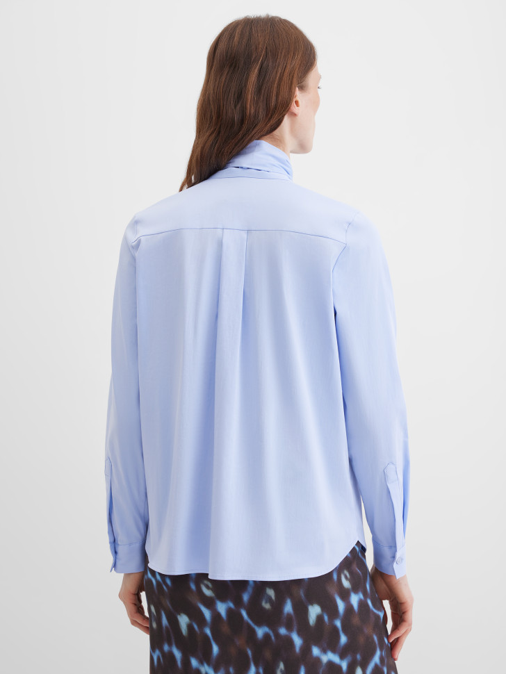 Блузка с бантом