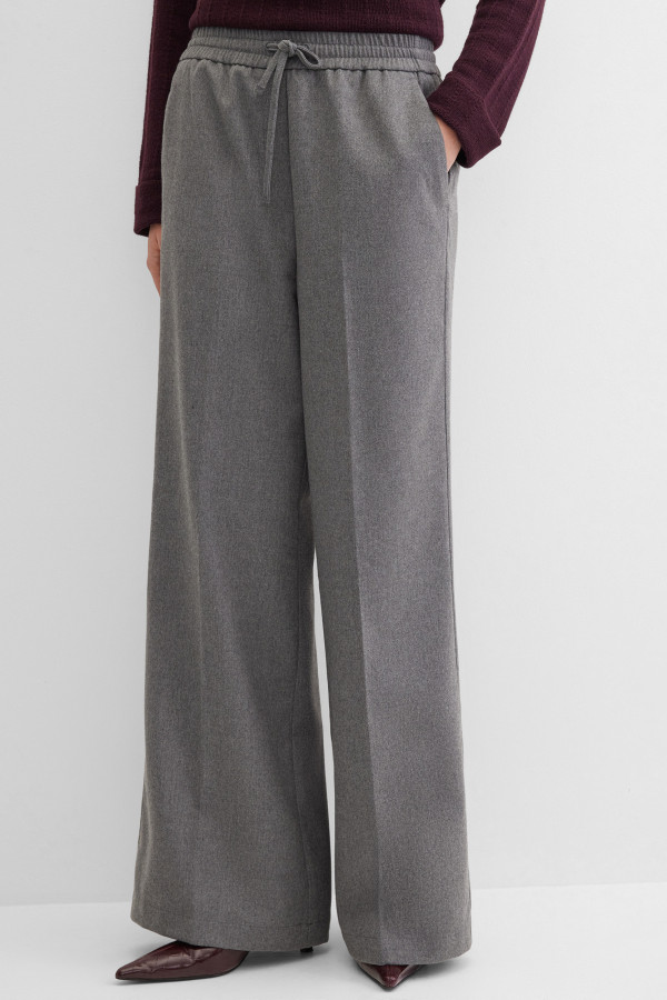 Брюки свободного кроя