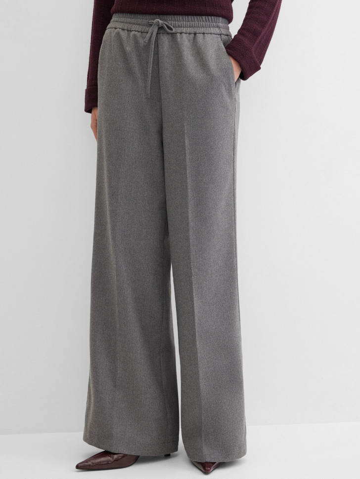 Брюки свободного кроя