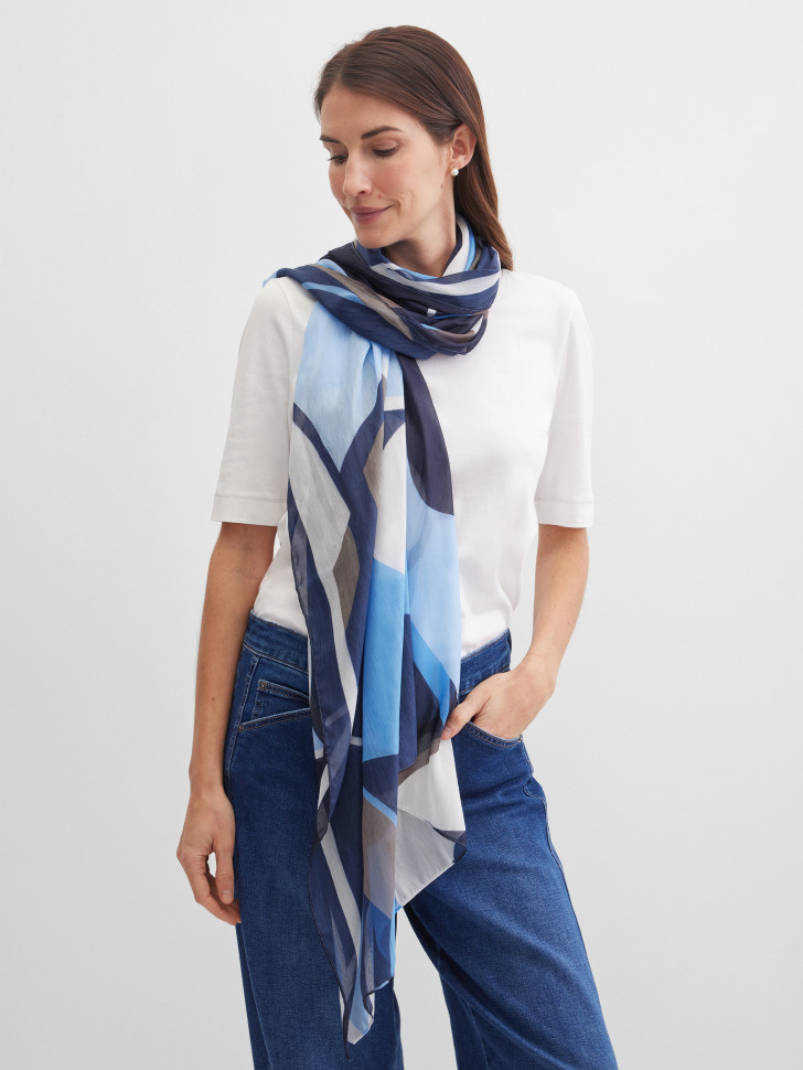 Шарф с абстрактным принтом