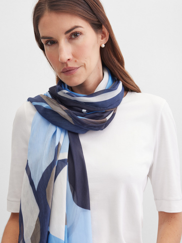 Шарф с абстрактным принтом