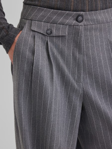 Брюки широкие в полоску