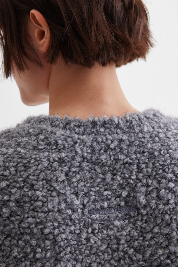 Жилет вязаный