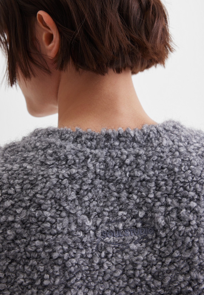 Жилет вязаный