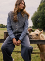 Жилет вязаный